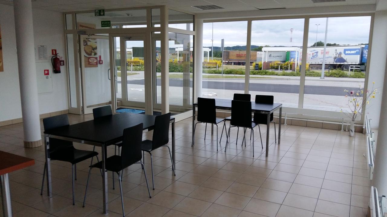 Motel Stare Brynki przy stacji BP Trójka Chlebowo (Gryfino) Exterior foto